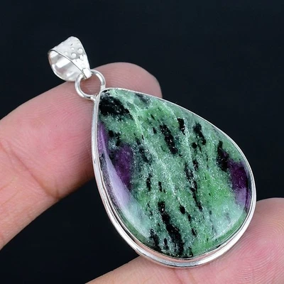 Colgante hecho a mano de 1,97" enchapado en plata 925 con zosite de rubí Foto 1 de 3