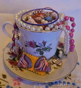 Costume misterioso vintage-moderno per bambini gioielli in tazza e piattino Silverie Tea Party - Foto 1 di 4