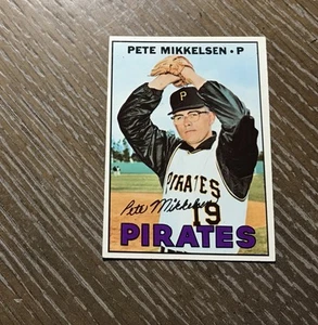 Pete Mlkkelsen 1967 Topps Baseball #425 No Creases Pirates - Picture 1 of 2