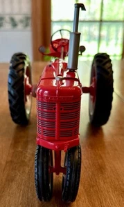 FRANKLIN MINT Die Cast 1941 FARMALL Model H Tractor 1/12 Scale - Picture 1 of 11