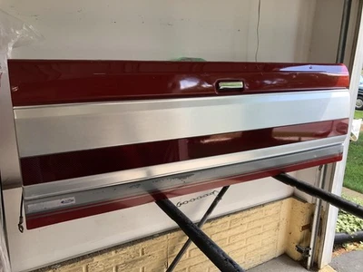 87-96 1987-1996  FORD F150, F250, F350 TAILGATE WITH FINSH PANEL RED/GRAY - Image 1 of 4