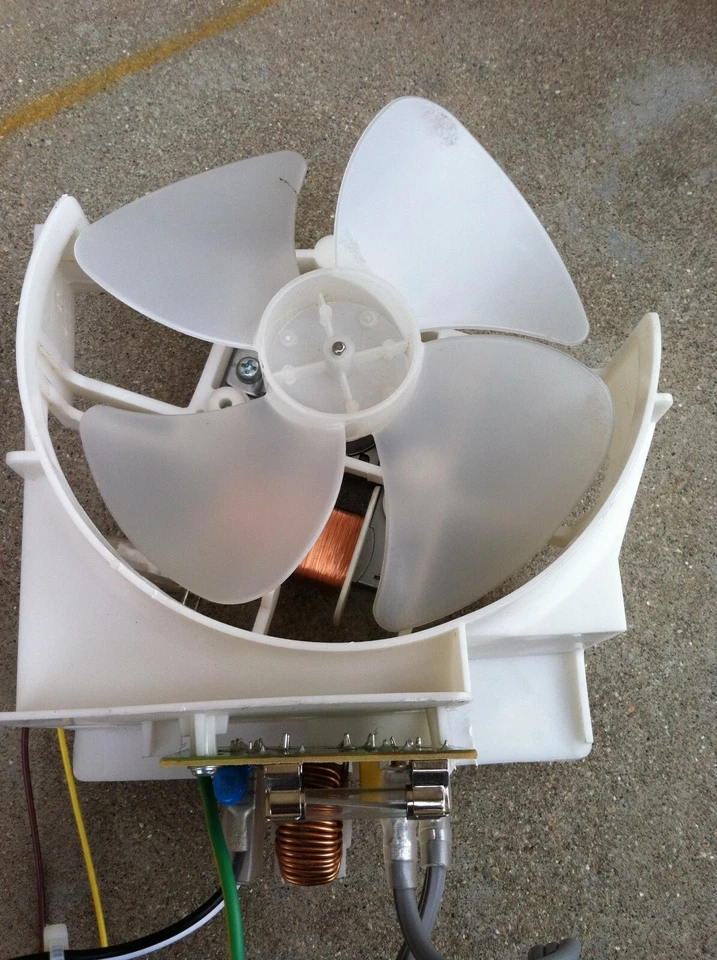 MDT-08A Magnetron Cooling Fan Motor Assembly for Magic Chef AMANA Microwave - Image 1 of 3