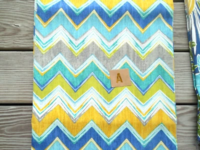 EXTERIOR Toss Chevron Funda Almohada Cierre Cremallera Azul Amarillo 16 x 16 Foto 1 de 2