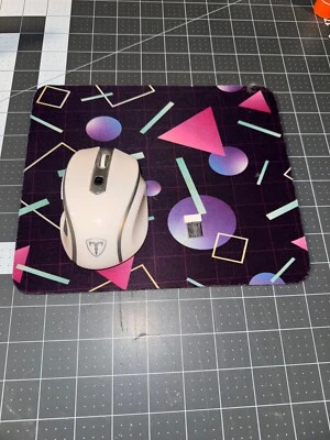 2.4G Wireless Portable USB Mobile Mouse with Vaporwave Mousepad VicTsing MM057 - Image 1 of 4