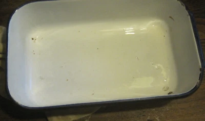 VTG White Enamelware Refrigerator Box w/BLACK Edge VEGETABLE-MEASURES 14"x8x4 - Image 1 of 4