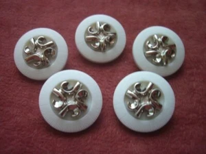 WHITE WITH SILVER EFFECT FANCY DESIGN COAT / JACKET BUTTONS X 5 FREE P&P - Picture 1 of 3