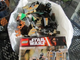 LEGO Star Wars 75139 Battle on Takodana w/Instructions, No Box, *NO MINIFIGURES*