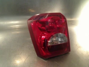 Feu arrière gauche feu arrière gauche Dodge Caliber Hatchback 1.8 16V (EBA) 2008 - Photo 1/3