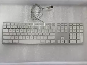 Apple Wired Mac Standard USB Keyboard A1243 w/ Numeric Keypad - Picture 1 of 2