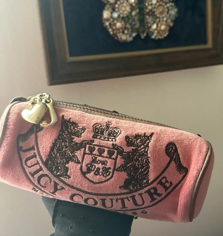 Raro Bolso sin asas JUICY COUTURE de terciopelo rosa vintage barril SIN correa para el hombro Foto 1 de 4