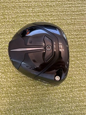 Titleist TSR4 Driver Head Only 9° - Image 1 of 4