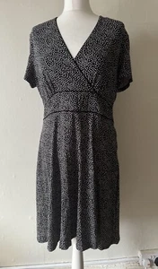 Hobbs Black & White Spotted Jersey Dress Size 16 V-neck Stretch - Picture 1 of 8