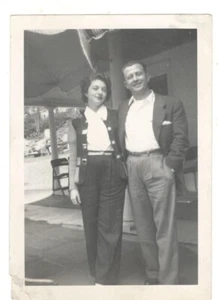 Vintage Photo Pretty Woman Man Couple 1940's Found Art DST82 - Picture 1 of 1