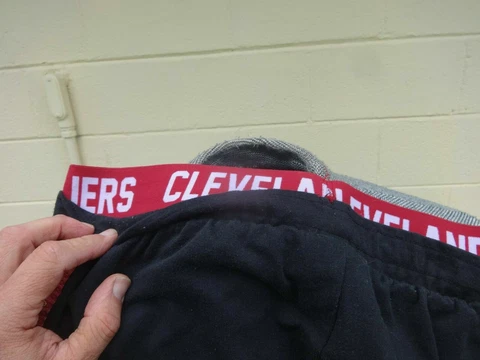 Men’s Cleveland Cavaliers Cavs NBA Pants warm up  med Cover