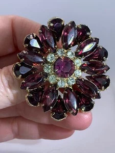 Flower Amethyst Teardrops Navette Rhinestones JULIANA Vintage Gold Brooch M-4058 - Picture 1 of 3