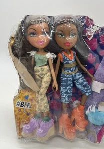 MGA Bratz Dolls Sasha & Yasmin Set Clothes & Shoes - Open Box - Picture 1 of 8