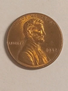 1982 Lincoln Penny No Mint Mark SMALL DATE $.01 U.S. Coin Cent - Picture 1 of 5
