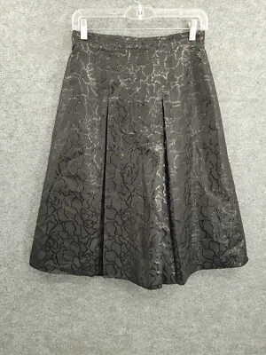 Falda Miss Selfridge para mujer 6 tiro alto plisada forrada completa floral en relieve negra Foto 1 de 4