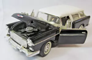 1955 Chevrolet Bel Air Nomad 1:24 Scale Diecast Signature SS 8702 White/Black - Picture 1 of 9