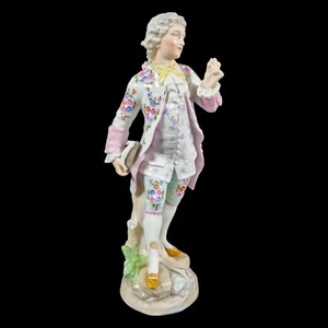1830’s Meissen porcelain figurine of Regency dandy gentleman holding a tricorne - Picture 1 of 20