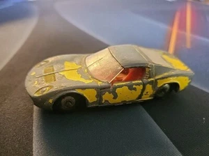 LESNEY MATCHBOX No. 33 LAMBORGHINI MIURA YELLOW W / RED INTERIOR - Picture 1 of 6