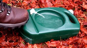 #Aquabowl Green 2 Litre Water Food Travel Dog Bowl Voted best Pet Accessory - Picture 1 of 2
