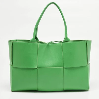 Bottega Veneta Green Intrecciato Leather Medium Arco Tote - Image 1 of 4