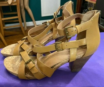 KENNETH COLE REACTION BEIGE LEATHER CORK FOOT BED HIGH HEEL SHOES 11M CITY HIGH - Image 1 of 4