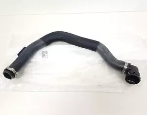 Tuyau Système De Refroidissement Pour Citroen C5 Peugeot 407 607 2.7 HDi 1343HK - Picture 1 of 3