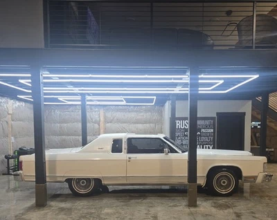 1977 Lincoln Town Car  - Image 1 of 4