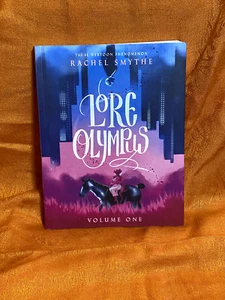 Lore Olympus Graphic Novel Rachel Smythe Erstausgabe Band 1 Webtoon - Bild 1 von 4