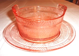 WONDERFUL VINTAGE 1950’S PINK DIAMOND GLASS “WOOD” BARREL BOWL & PLATE - Picture 1 of 5
