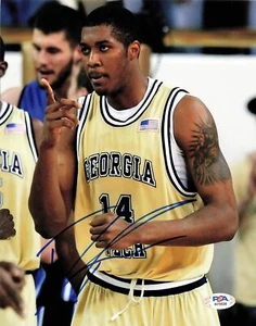 DERRICK FAVORS signed 8x10 photo PSA/DNA Georgia Tech Autographed - Picture 1 of 1