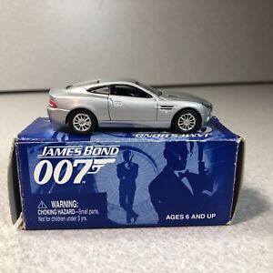 Johnny Lightning James Bond 007 #5 Aston Martin V12 Vanquish Die Another Day