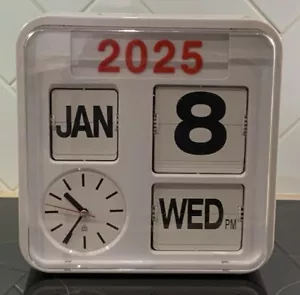 Habitat Wand Auto Flip Uhr Kalender schwarz auf weiß Retro Bar Männerhöhle 25x25cm - Bild 1 von 15