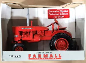 ERTL - International Farmall 140 Tractor - 1/16, New - Picture 1 of 13