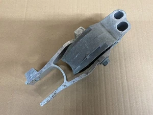 VOLVO XC40 1.5 PHEV HYBRID LOWER TORQUE MOUNT MOUNTING 32267915  2018-2024 C1894 - Picture 1 of 15