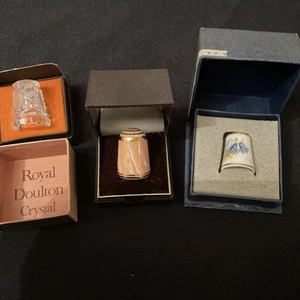 Dedal de cristal Royal Doulton, dedal Bouchet y dedal Royal Worcester ~ en caja - Imagen 1 de 4
