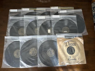 Thirteen Vintage Bing Crosby Records Foto 1 de 4