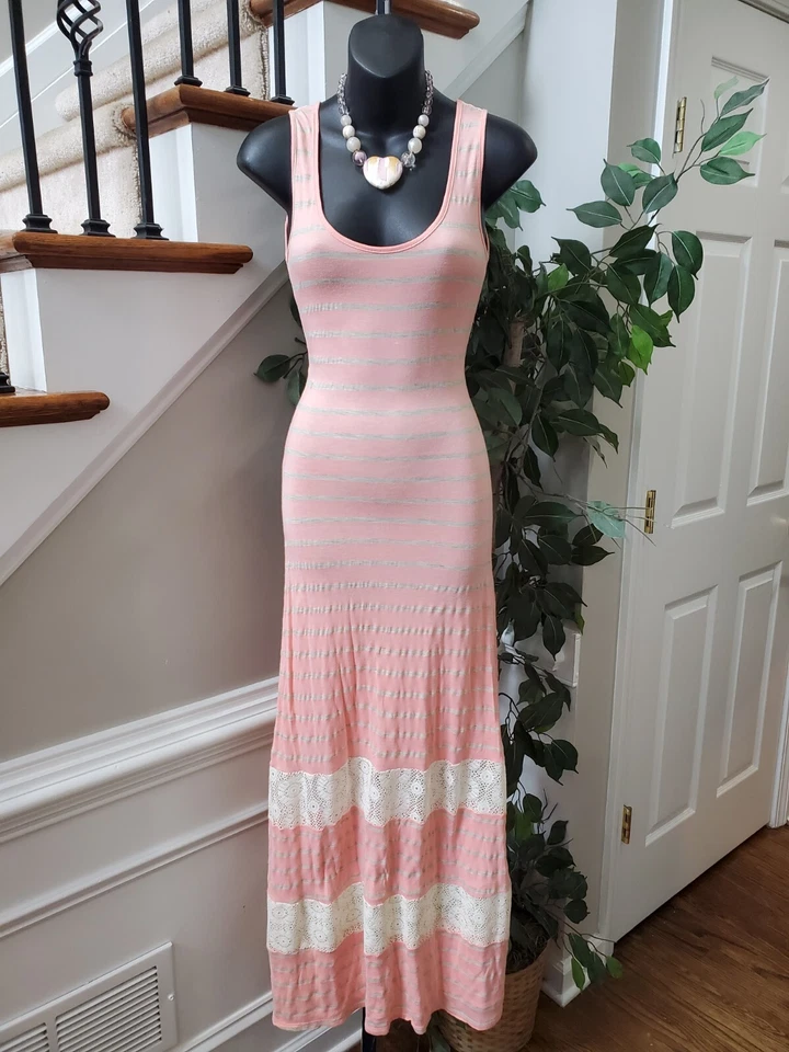 Maxi Vestido Largo Rue 21 Para Mujer Rosa Blanco Rayón Cuello Redondo Sin Mangas Talla Mediana Foto 1 de 4