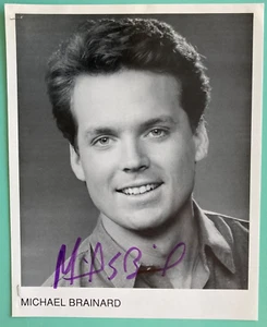 Foto firmada de Michael Brainard 8""X10 en estado y negro All My Children Santa Bárbara 2 grapas - Imagen 1 de 3