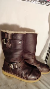 UGG Australia #5678, braunes Leder, Lammfell gefüttert Harness Stiefel, Damen 8 - Bild 1 von 12