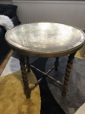 Engraved bronze table and walnut bell legs - Image 1 of 4
