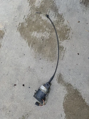 Jeep Wrangler Yj 87-90 Cruise Control W/ Cable And Bracket OEM - Image 1 of 4