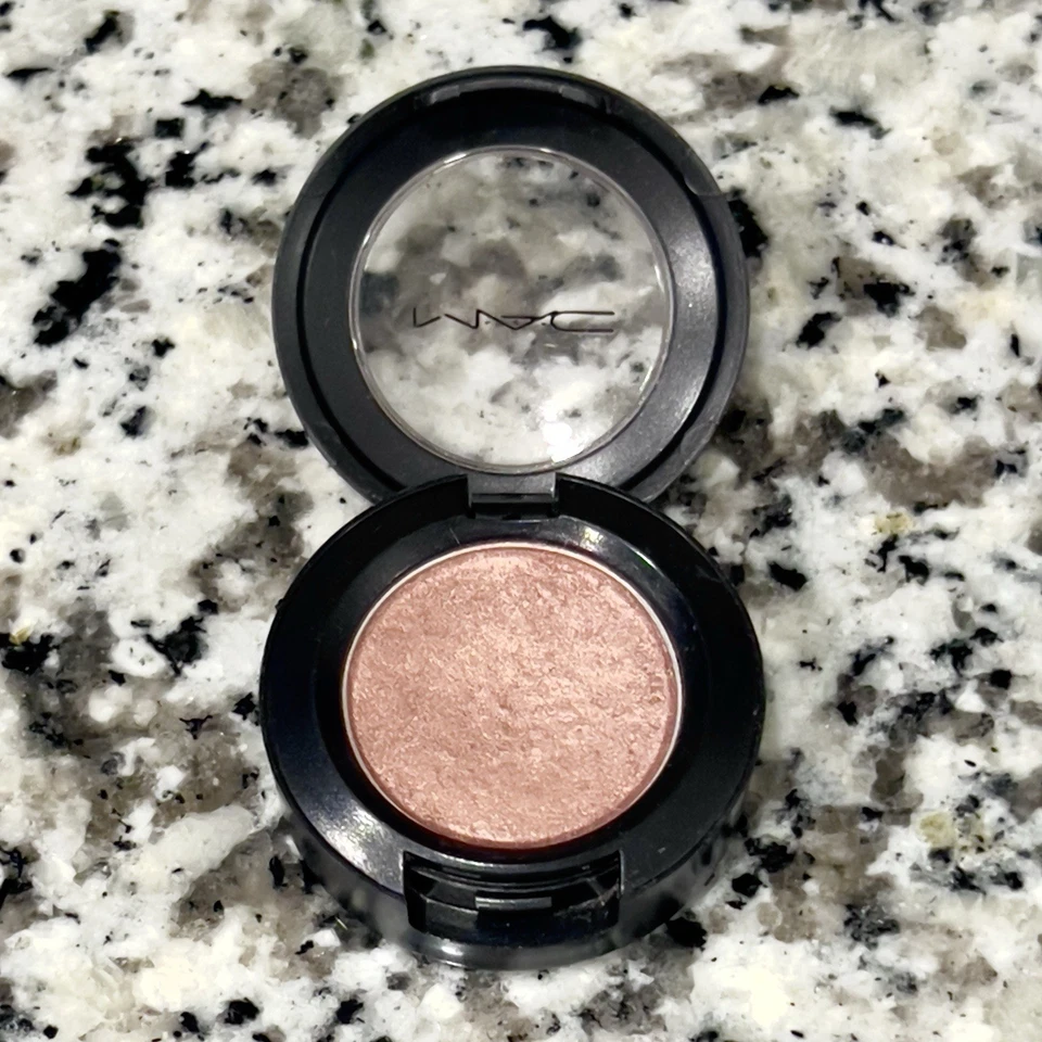 MAC Cosmetics Jete Eyeshadow - Image 1 of 4