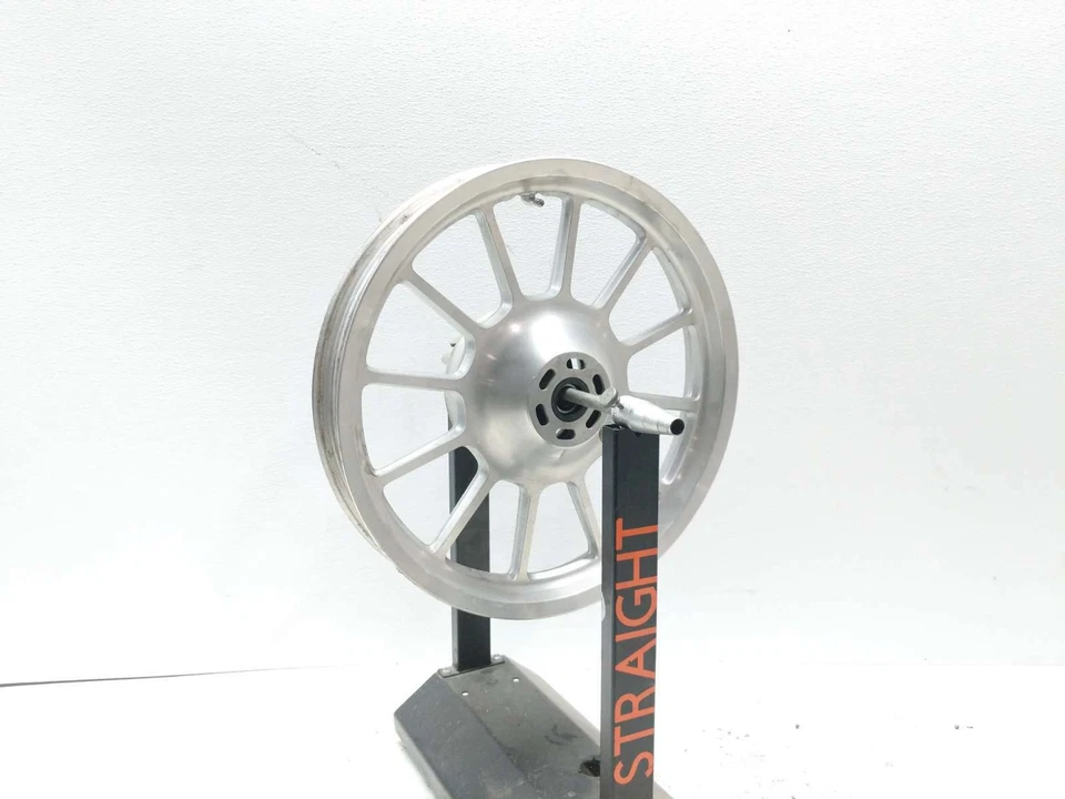 Llanta delantera recta 08 Triumph America 18x2,50 Foto 1 de 4