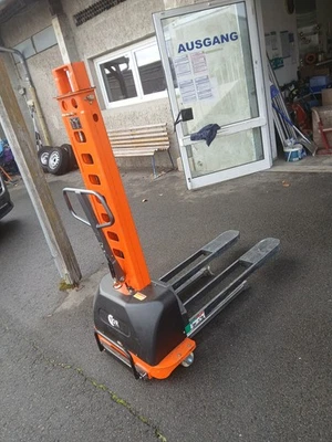 Tor Industriestapler/Ameise 500kg elektrischer Mitnahmestapler  - Bild 1 von 4