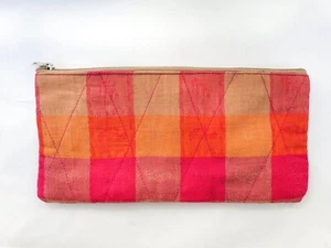 Handmade sari pouch, pink chequered sari clutch bag, pencil case, zipper pouch - Picture 1 of 9
