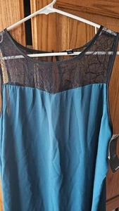 Mossimo Women’s Medium Blouse Top Green Teal Black Lace Side Slit #9•4 - Picture 1 of 4