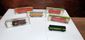 5 - N scale STOCK Car CABOOSE FREIGHT - LIFE LIKE - Model Train Cars MODEL POWER - Picture 1 of 7